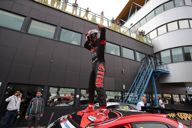 tassi_autoverseny_hell.jpg tassi_autoverseny_hell.jpg