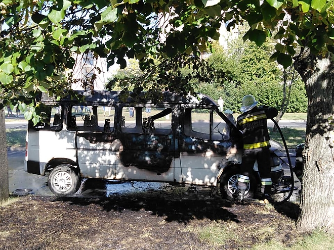 felgyulladt_kisbusz_baleset_180912_4.jpg felgyulladt_kisbusz_baleset_180912_4.jpg