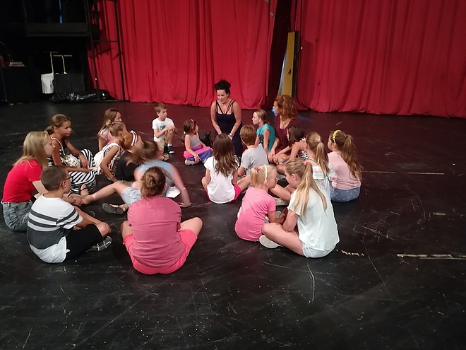 szinhaz_evadnyito_180902_ki.jpg szinhaz_evadnyito_180902_ki.jpg