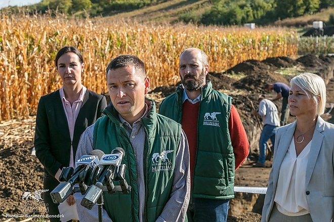 szorenyi_gabor_muzeum_igazgatohelyettes_1.jpg szorenyi_gabor_muzeum_igazgatohelyettes_1.jpg