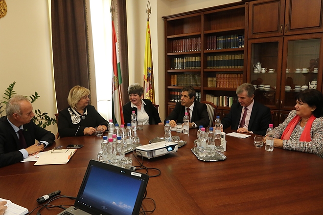 bolgar_delegacio_181003_ja_8.jpg bolgar_delegacio_181003_ja_8.jpg