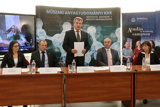 egyetem_vegyeszmernok_181015ml_18.jpg egyetem_vegyeszmernok_181015ml_18.jpg