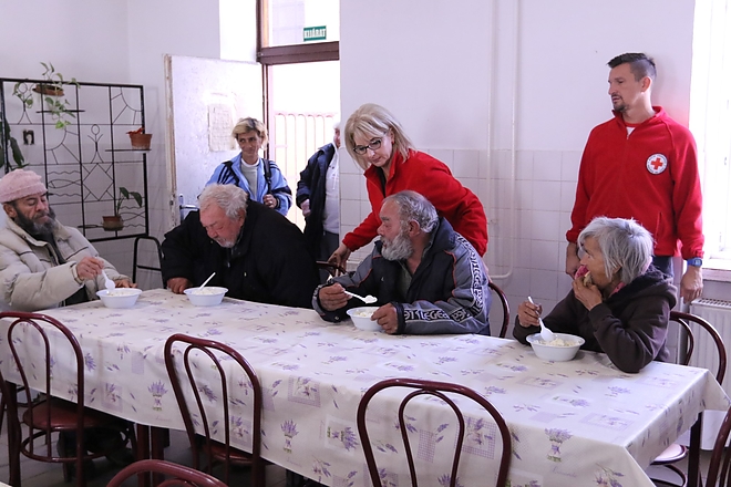 hajlektalanok_voroskereszt_181016_ja_31.jpg hajlektalanok_voroskereszt_181016_ja_31.jpg