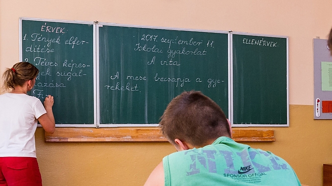 iskola.jpg iskola.jpg