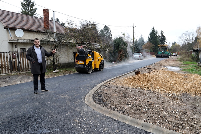 aszfaltozas_karpati_utca_deak_bardos_mihaly_181123_ja_11.jpg