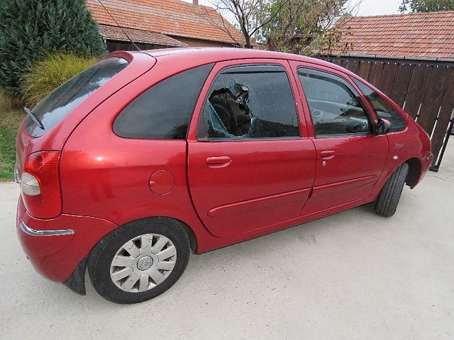 betort_autouveg2_tolvaj.jpg betort_autouveg2_tolvaj.jpg