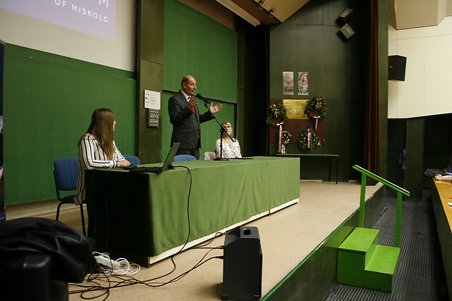 elmenynap_egyetem_nyelvkaland.jpg elmenynap_egyetem_nyelvkaland.jpg