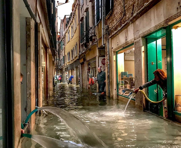 velence_2.png velence_2.png