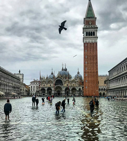 velence_3.png velence_3.png