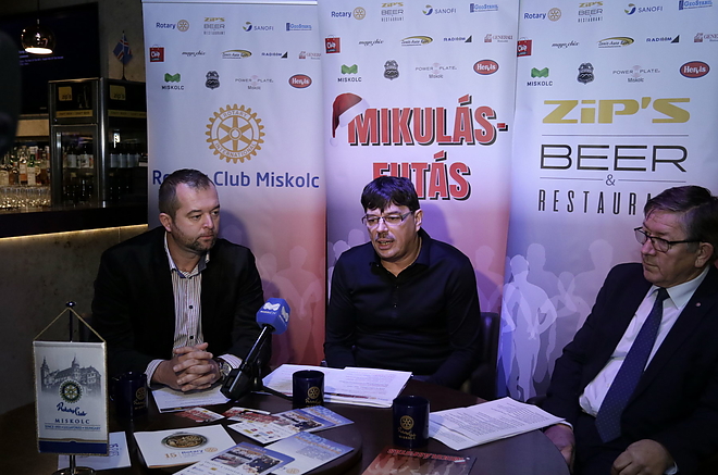 rotary_mikulasfutas_20181204_vcs_4.jpg rotary_mikulasfutas_20181204_vcs_4.jpg