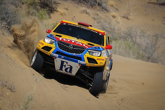 opel_dakar_team_szalay.jpg