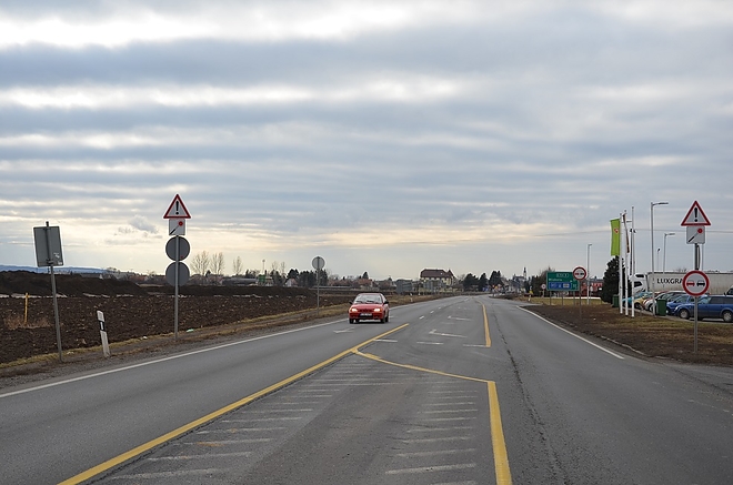 zarovonal_kamion_elozes_1901_police.jpg zarovonal_kamion_elozes_1901_police.jpg