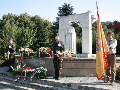 aug20_diszorseg.jpg
