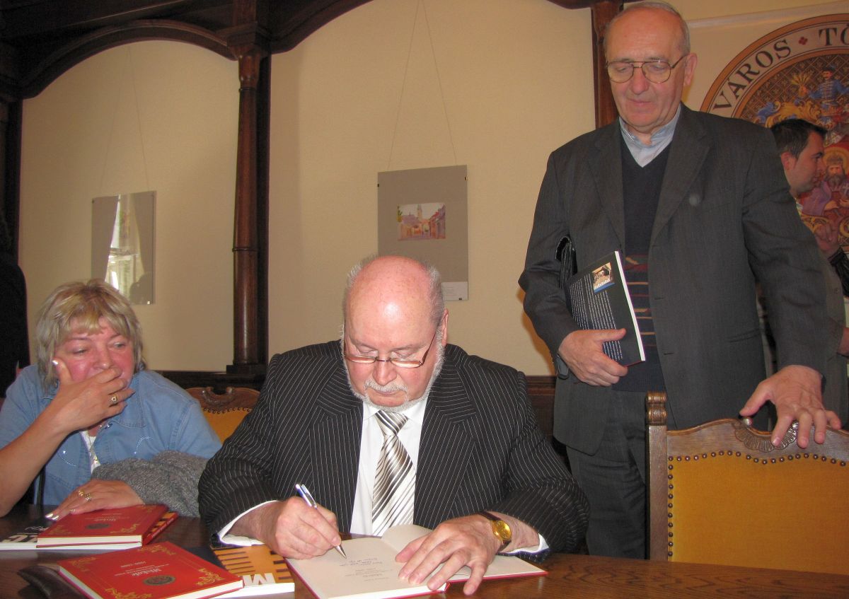 dedikalas-miskolc-konyv.jpg