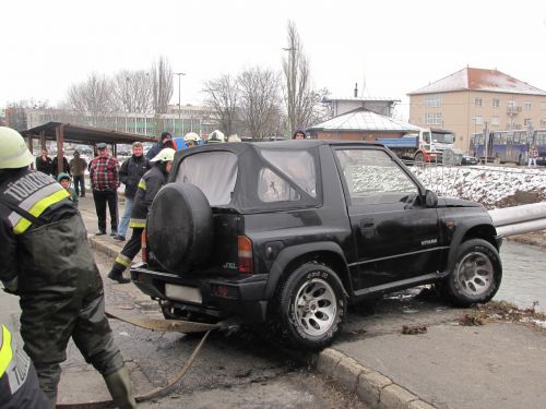 autoszinva010_rendszamnelkul.jpg