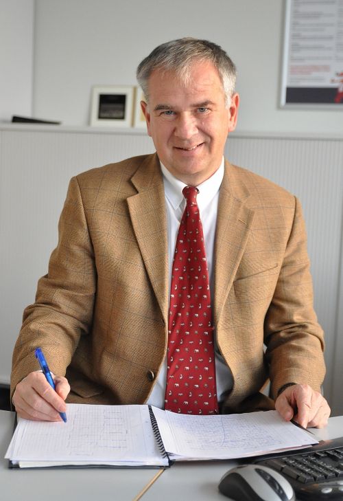 dr-max-nitzsche.jpg