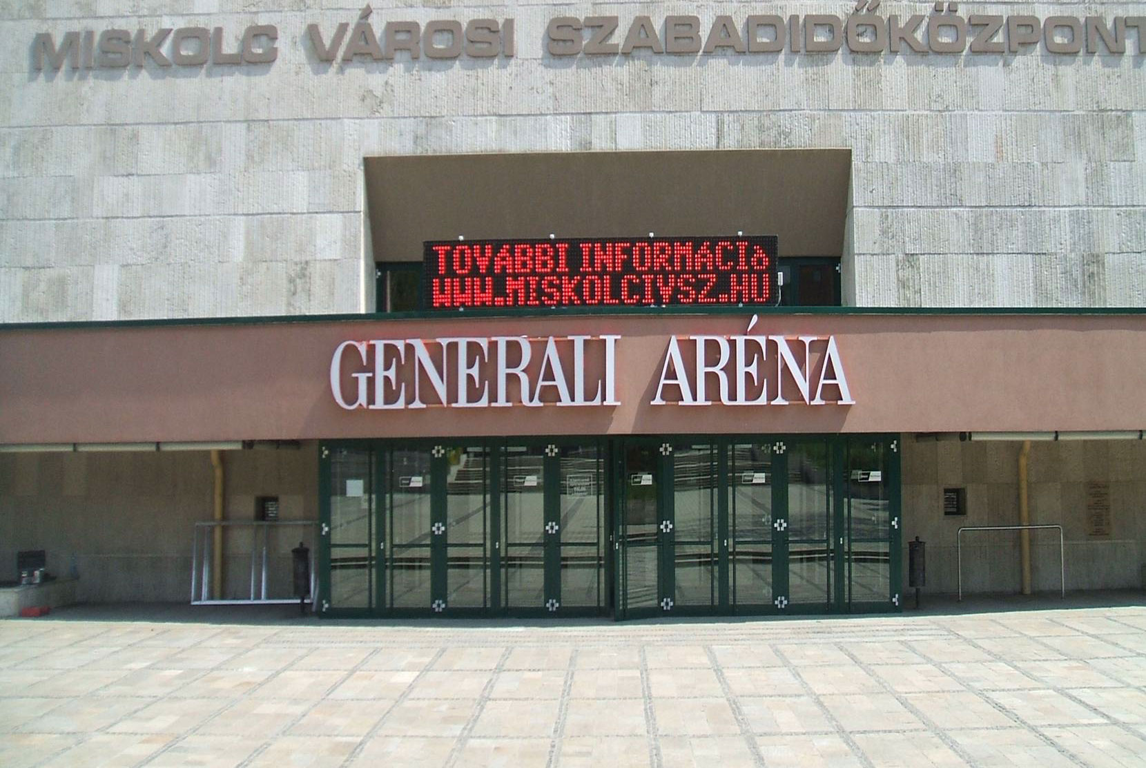 felirathomlokzat.jpg