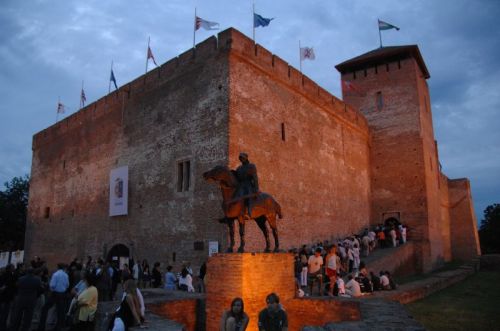 gyulavar1.jpg