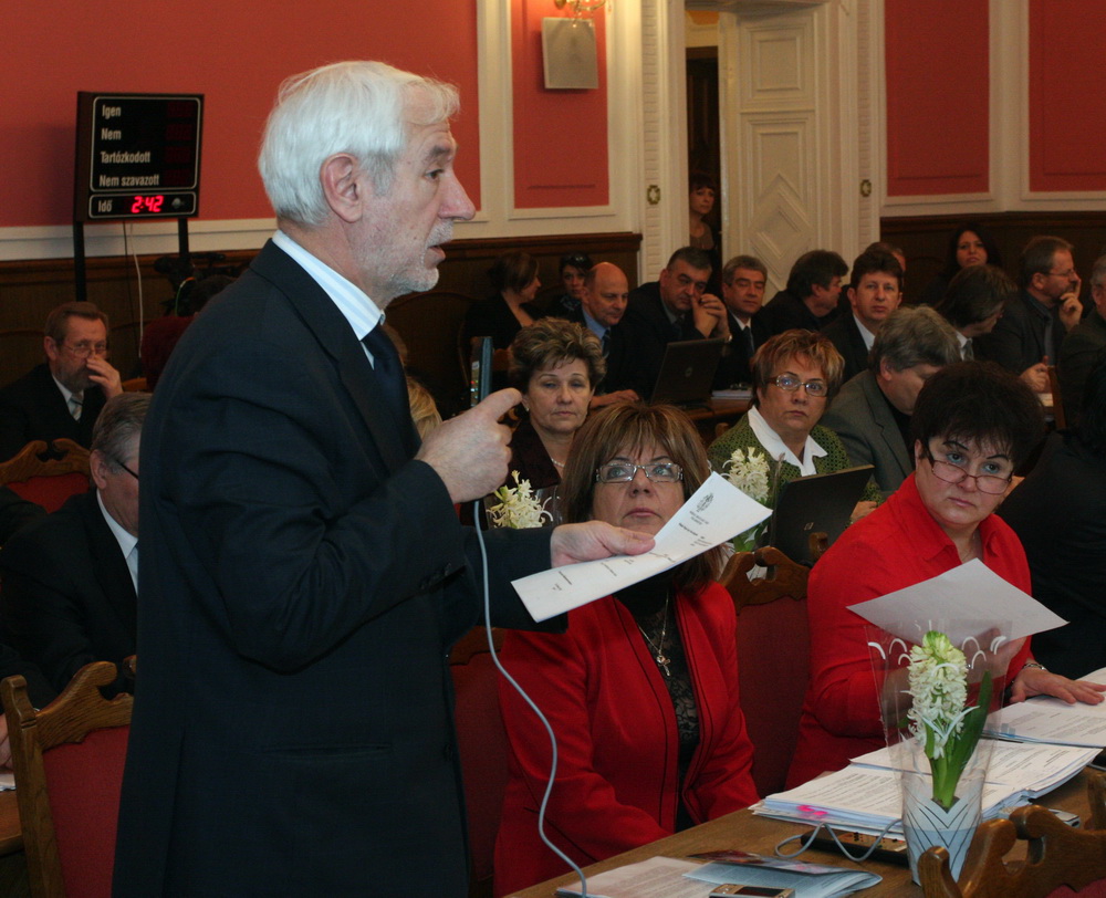 kozgyul_201003_tompa.jpg