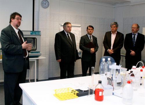 nanolab3.jpg