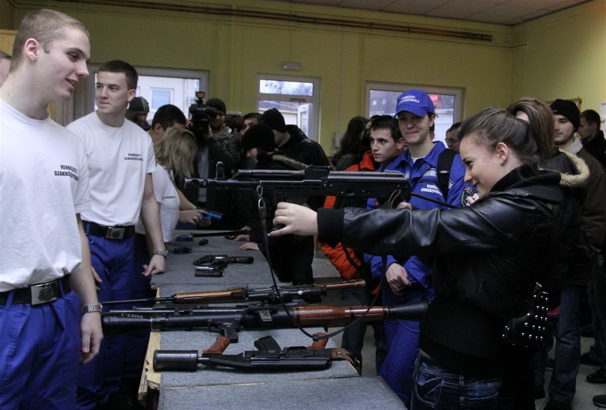 rendorszakkozepnyiltnap2011_2.jpg