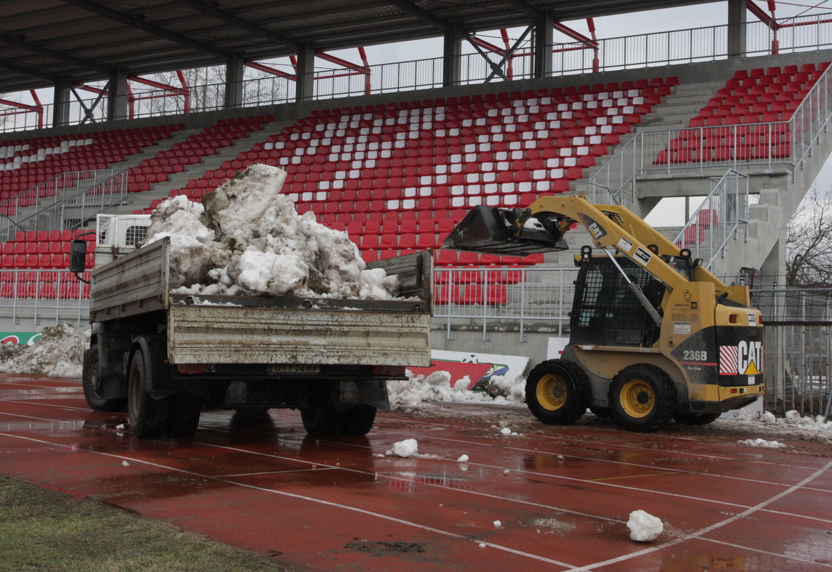 stadionelokeszuletek1.jpg