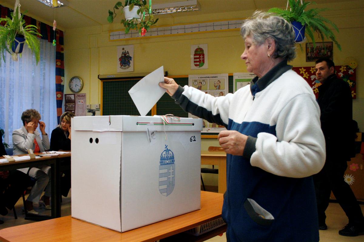 szavazas2010_0411_12.jpg