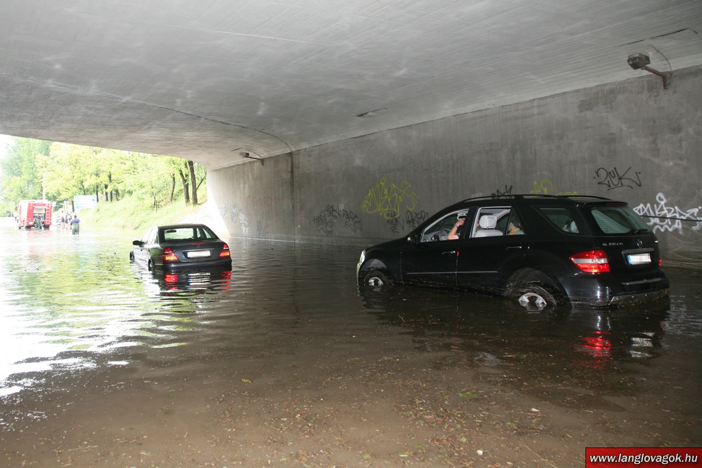 torokbalintbajcsymercedes_12.jpg