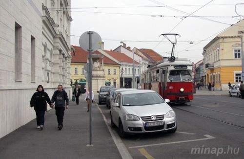 00012_hunyadiutca.jpg