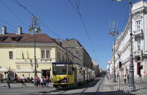 00012_villanyrendor_120828ml.jpg