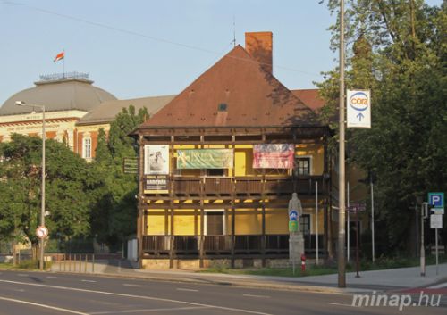 0008_papszer-muzeum.jpg