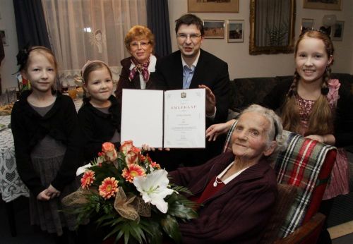 100eves-farkasne-120111ml_09.jpg