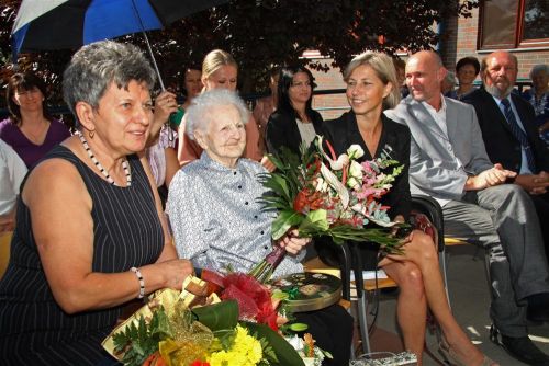 100eves-neni_120912ml_22.jpg