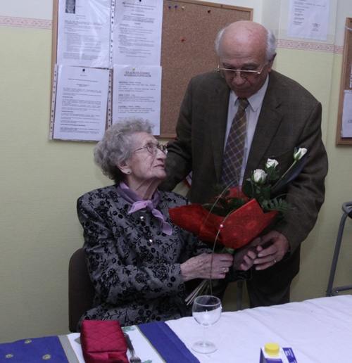 90eves_koszontes_111230_ja_2.jpg
