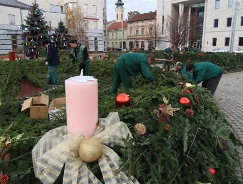 adventi-koszoru-diszites_121128ml_10.jpg