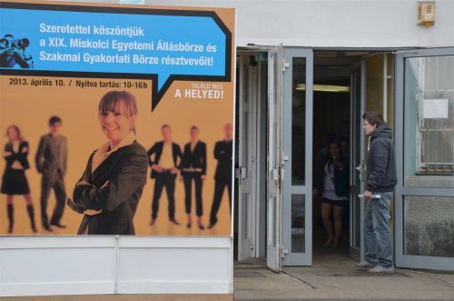 allasborze_egyetemen_0410_fkcs_9.jpg