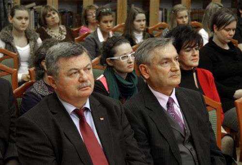 annafrank-dgy-gimi-120119ml_08.jpg