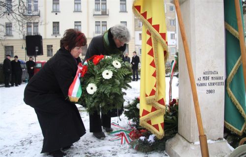 antall-jozsef-koszoruzas_121212ml_28.jpg
