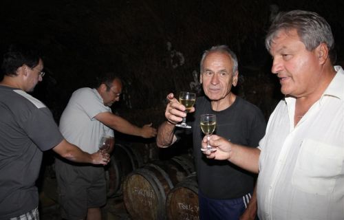 avasi-borospincek-110618ml3.jpg