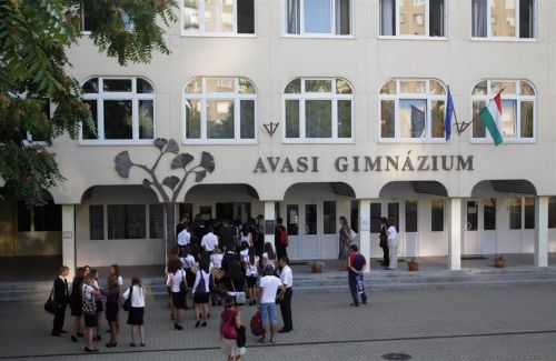 avasi_gimnazium_120903_ja_2.jpg