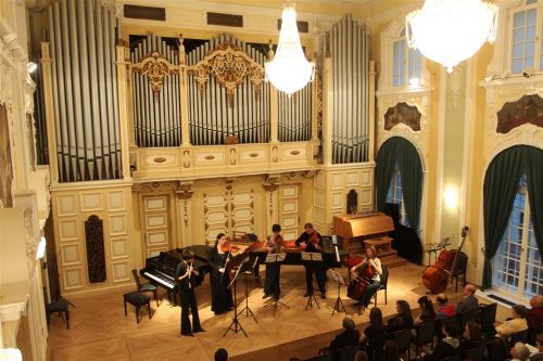 bach-het-110501ml6.jpg