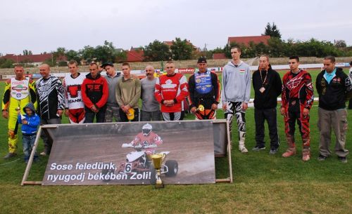 bajnokokazarenaban_6.jpg
