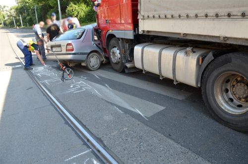 baleset_kamion_snk_130704_fkcs.jpg