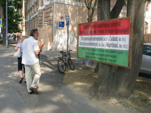 bankfeljelent_miczan_120905_hi_2.jpg
