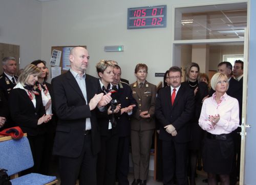 bevandorlasi_hivatal_atadas_130215_ja_2.jpg