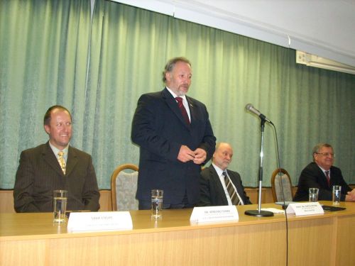 bunmegelozes120523_csl2.jpg