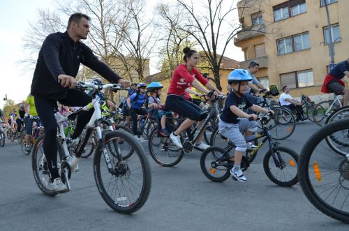 critical_mass_130422_fkcs_2.jpg