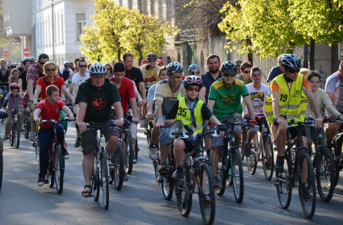 critical_mass_130422_fkcs_3.jpg