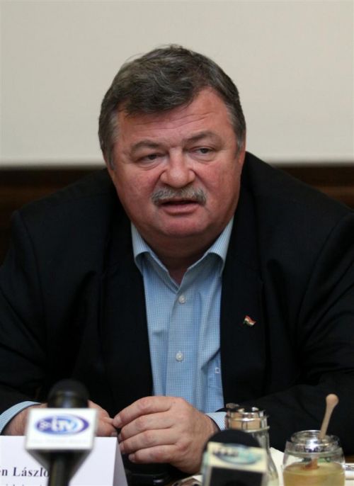 csefalvay_sebestyen121206_ja2.jpg