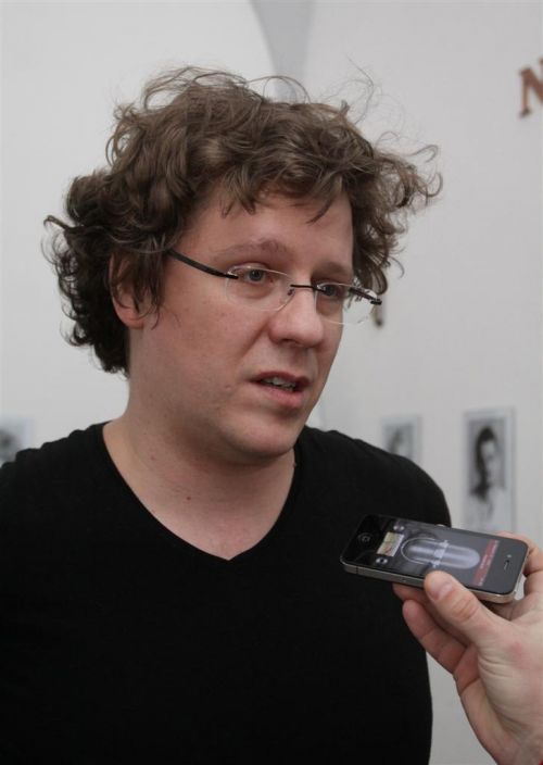 cser_adam_130108_ja.jpg